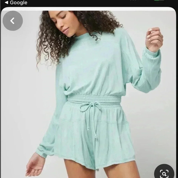 l*space Tops - L*Space Day Tripper Pullover Pool NWT cropped lightweight sweatshirt. Size Small